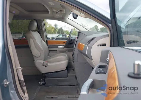 2008 Chrysler Town & Country Limited z USA, uszkodzony, nr VIN 2A8HR64X98R811762